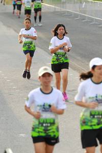 BIB: 385
                            <button type="button" onclick="openModal(3533622)" class="btn btn-primary btn-sm float-right btn-popup" data-toggle="modal" data-target=".modal-high-quality">
                        <i class="fas fa-shopping-cart"></i> Add to Cart
                    </button>
                                            <button type="button" onclick="isThisMe(3533622, true)" class="btn btn-success btn-sm float-right btn-popup btn-isme hidden" data-toggle="tooltip" data-placement="bottom" title="นี่คือรูปของคุณใช่ไหม คลิกที่นี่เพื่อเอาเข้าอัลบั้ม">
                        <i class="fas fa-plus"></i> Add to album
                    </button>
                    <button type="button" onclick="isThisMe(3533622, false)" class="btn btn-warning btn-sm float-right btn-popup btn-isnotme hidden">
                        <i class="fas fa-ban"></i> Remove from album
                    </button>